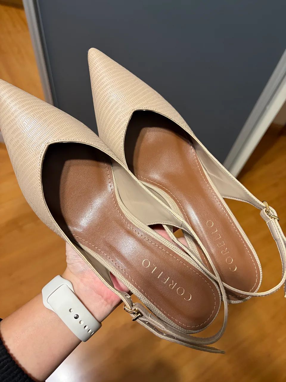 Scarpin Corello Couro Nude