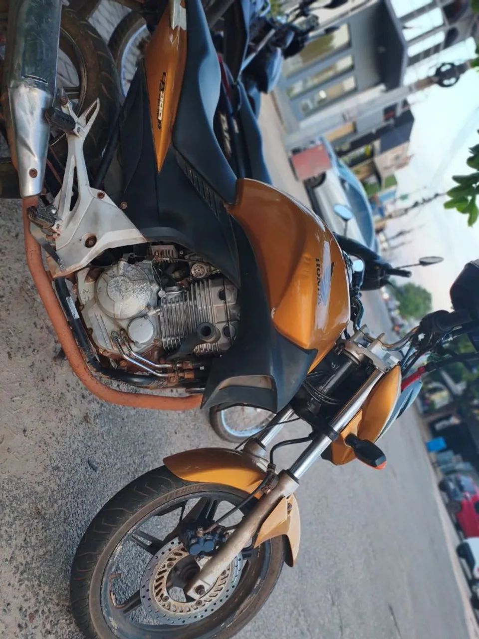 Vendo CB 300 2010 DOURADA  - Foto 2