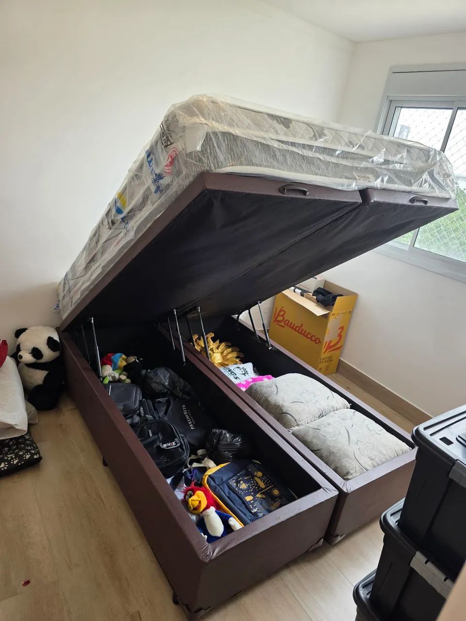 Cama de Casal com Base Baú Nova no Plástico  - Foto 4