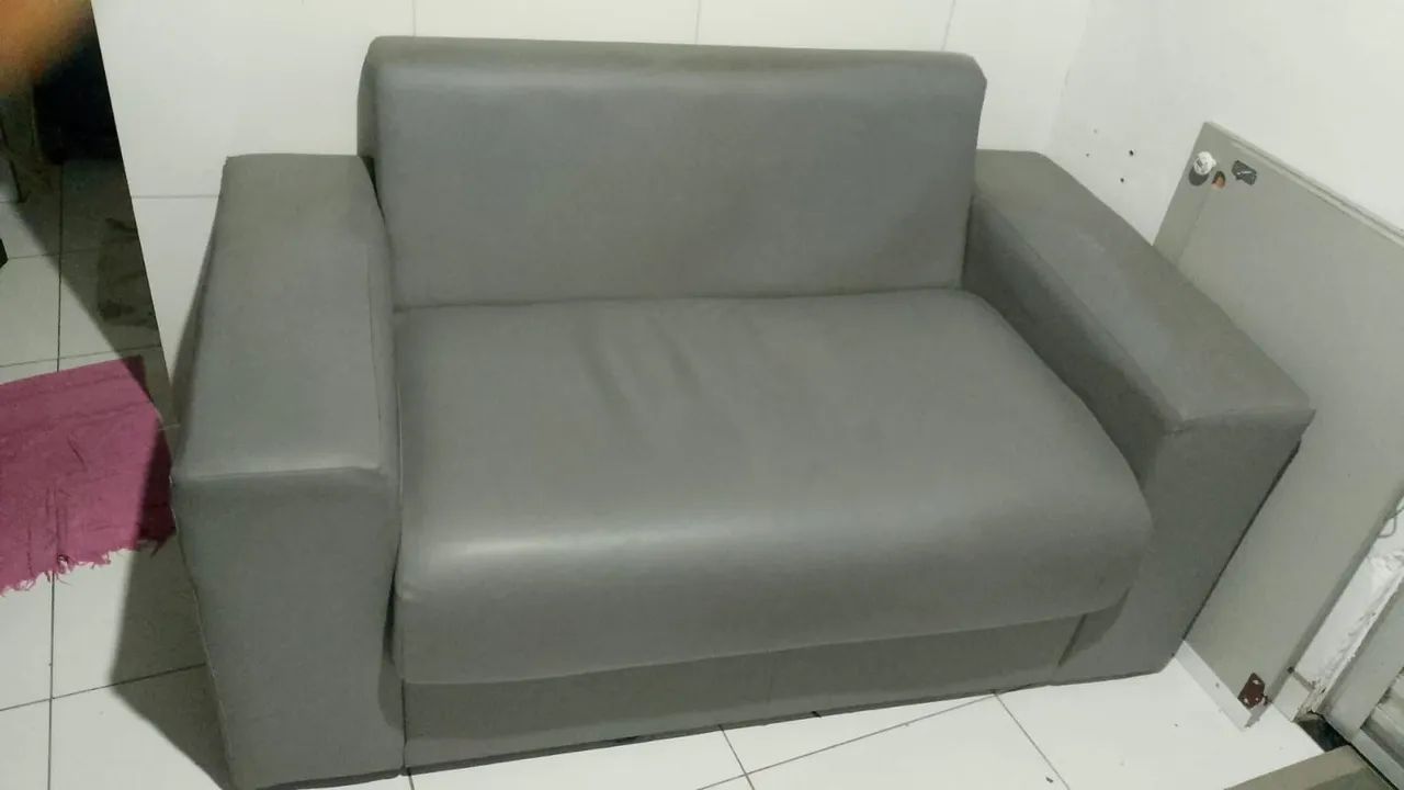 Sofá 2 lugares courvim cinza reforçado  - Foto 2