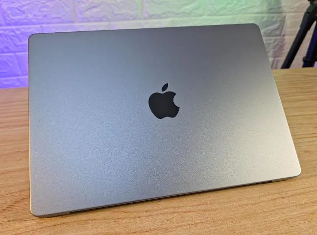 MacBook Pro M3 14 pol, 512GB, Excelente Estado - Notebooks - Vila