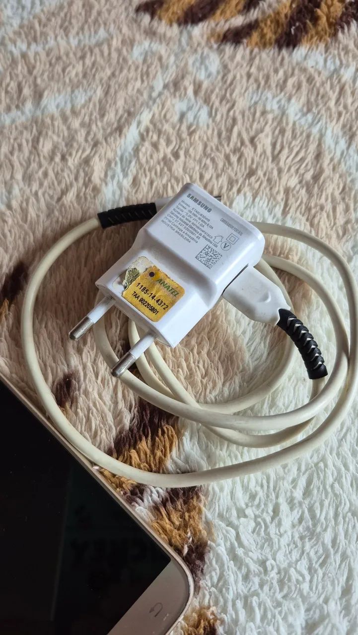 Celular samsumg galaxy J7 pro - Foto 2