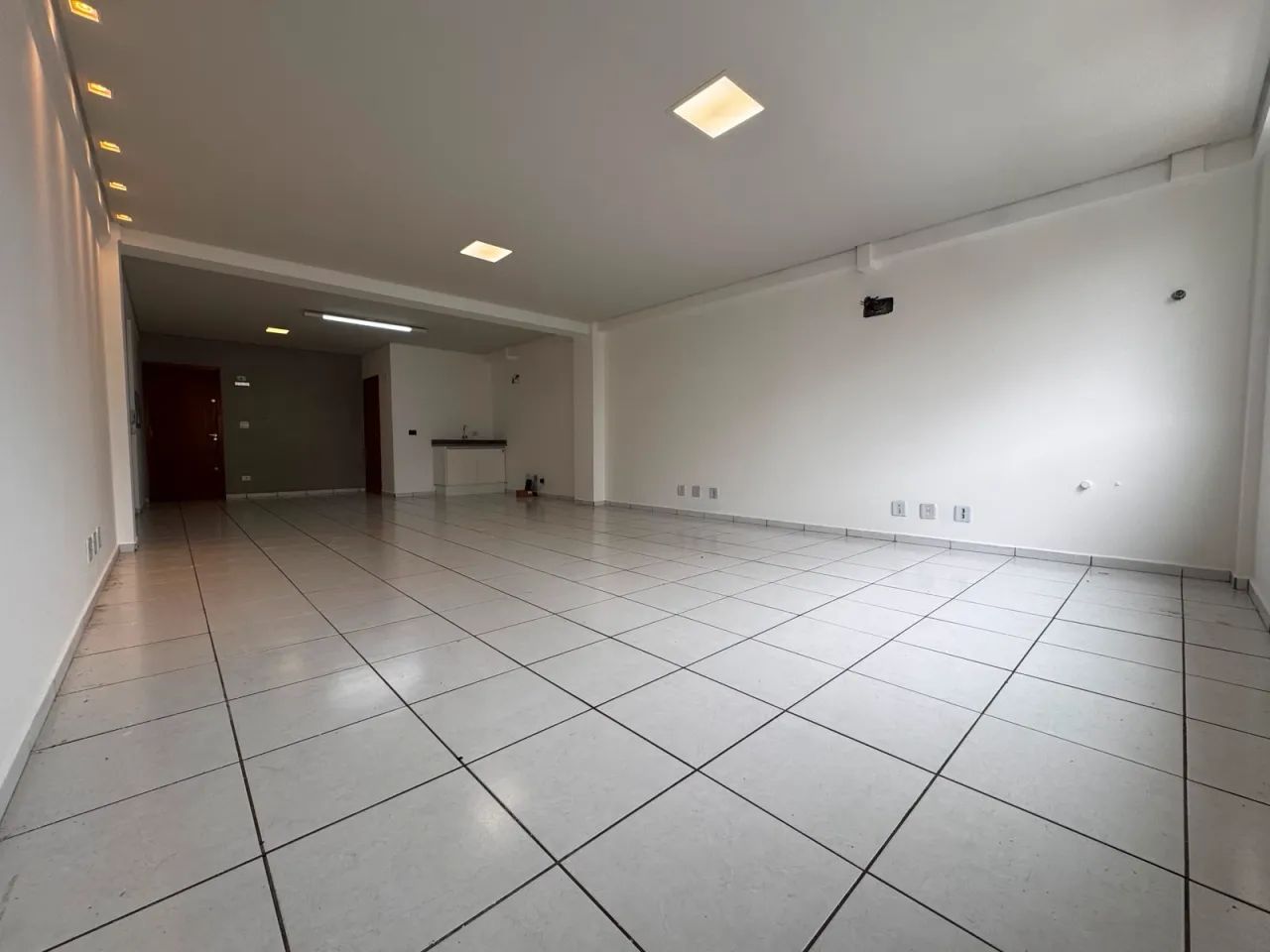 Sala comercial na Rua Santos Dumont com 53m² | Maringá-PR - Foto 4