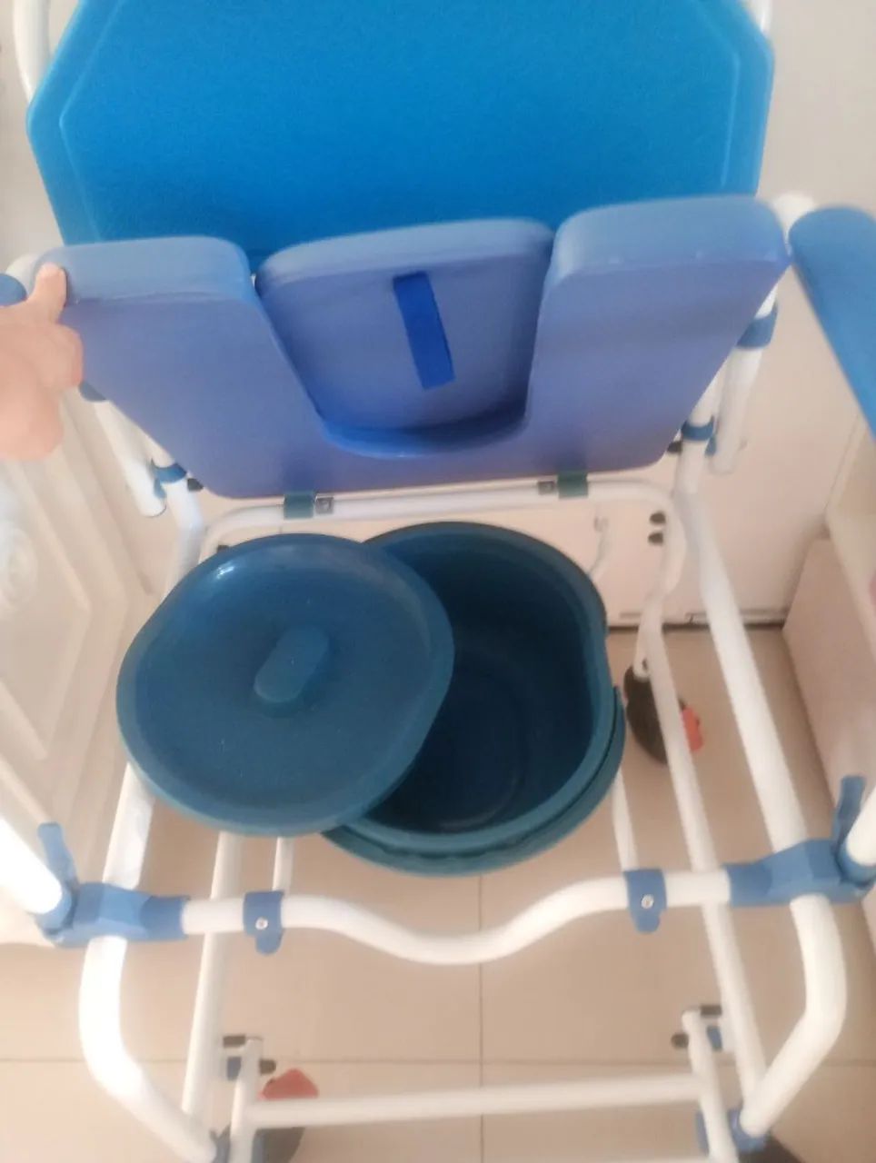 Cadeira de Banho Praticamente Novinha.  - Foto 2
