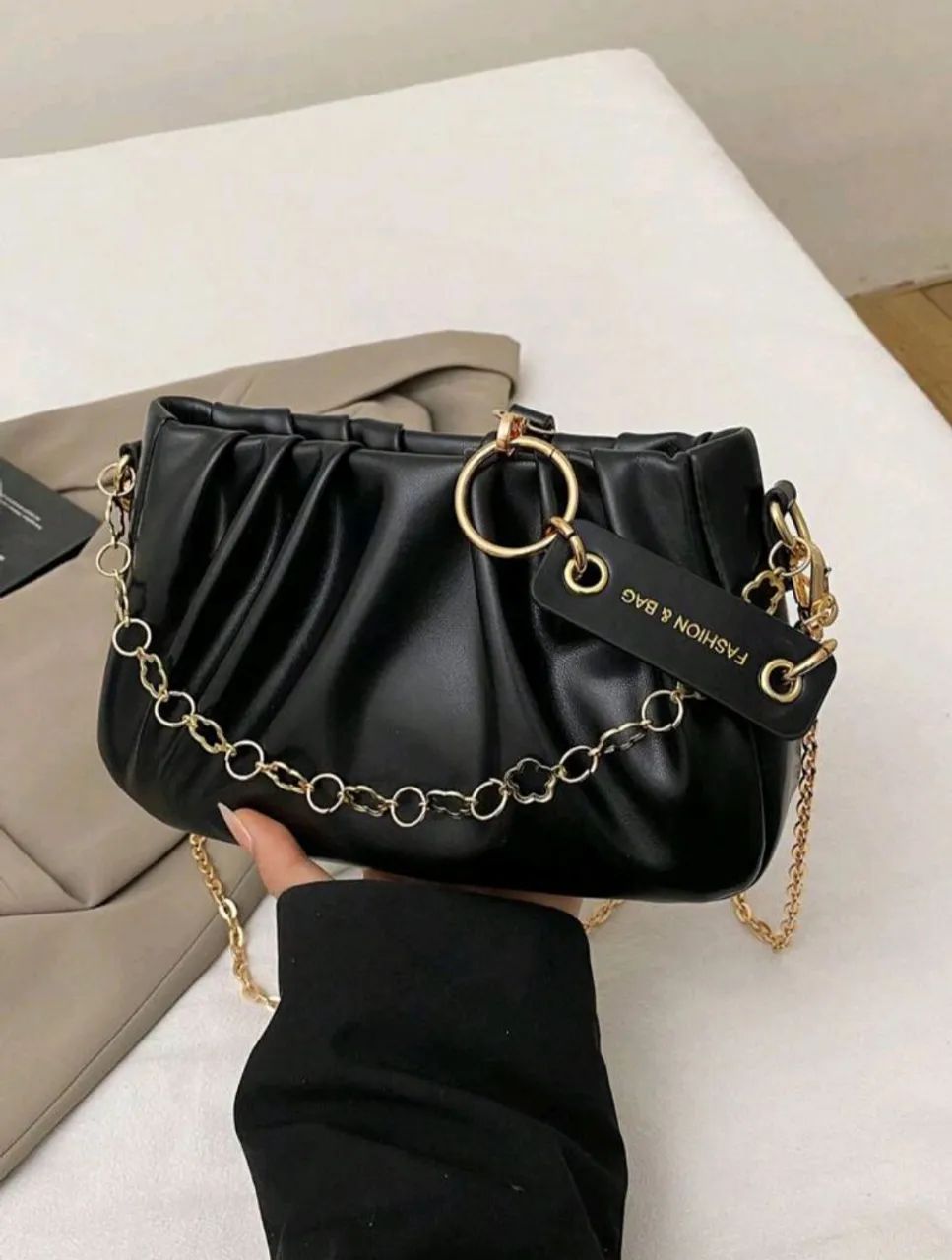 Bolsa de Ombro Plisada