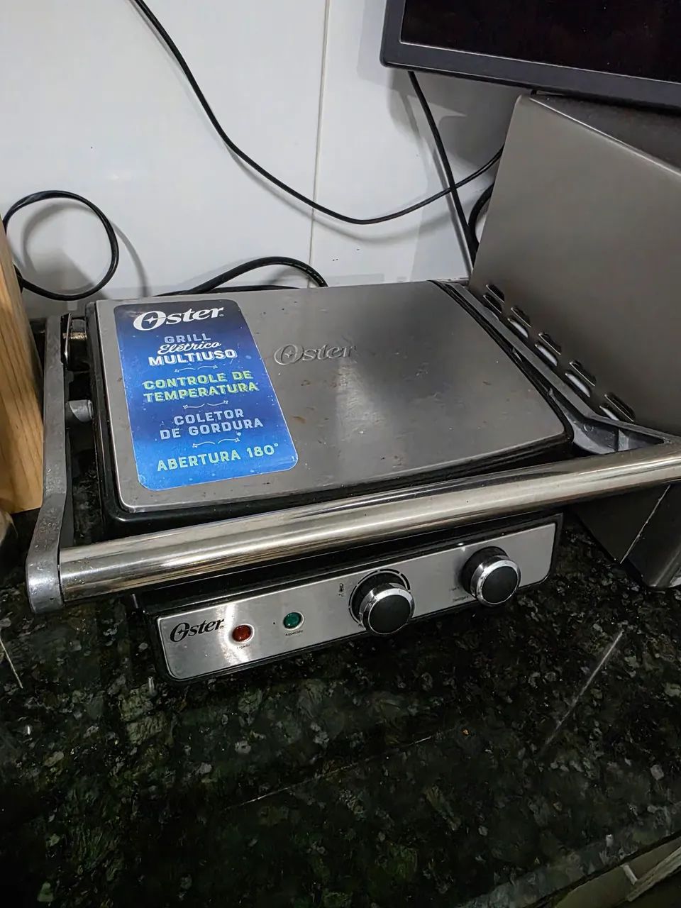 Grill e sanduíche Oster