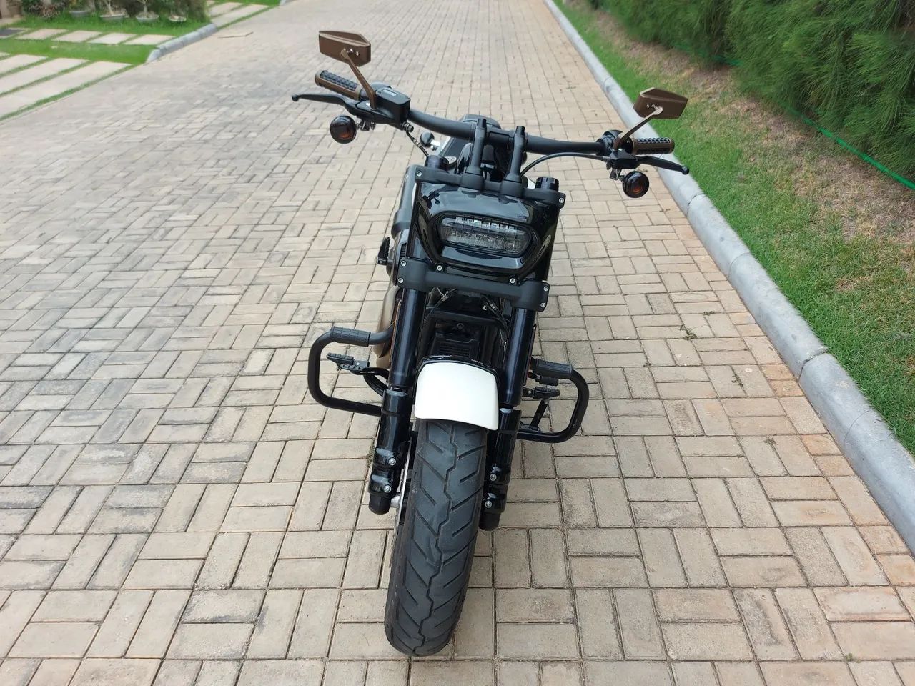 FAT BOB 114 19/19 BRANCA