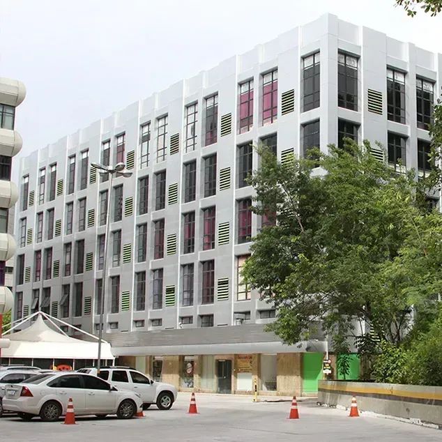 Alugo conjunto de salas comerciais de 654m² no Tricenter - Foto 2