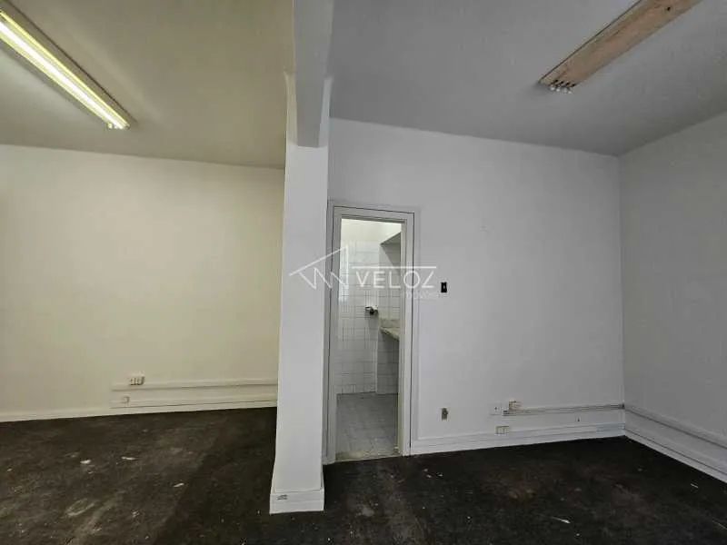 Kitnet/Conjugado : / Residencial / Centro