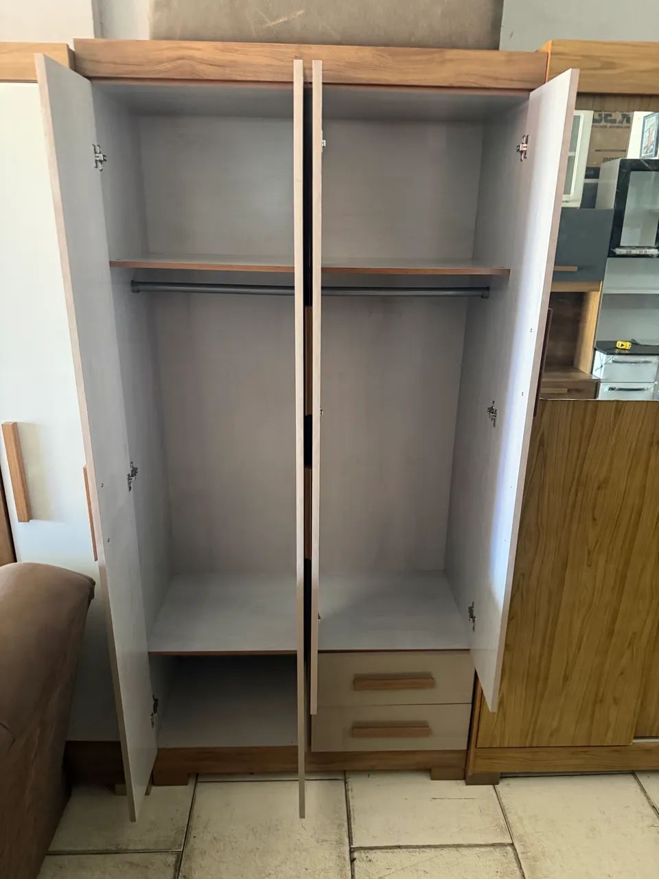 Guarda roupa 4 portas com pés combino entrega e parcelo  - Foto 2