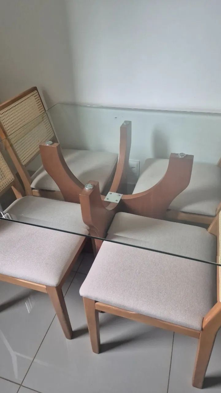 Mesa de jantar quadrada em vidro e madeira - Foto 3