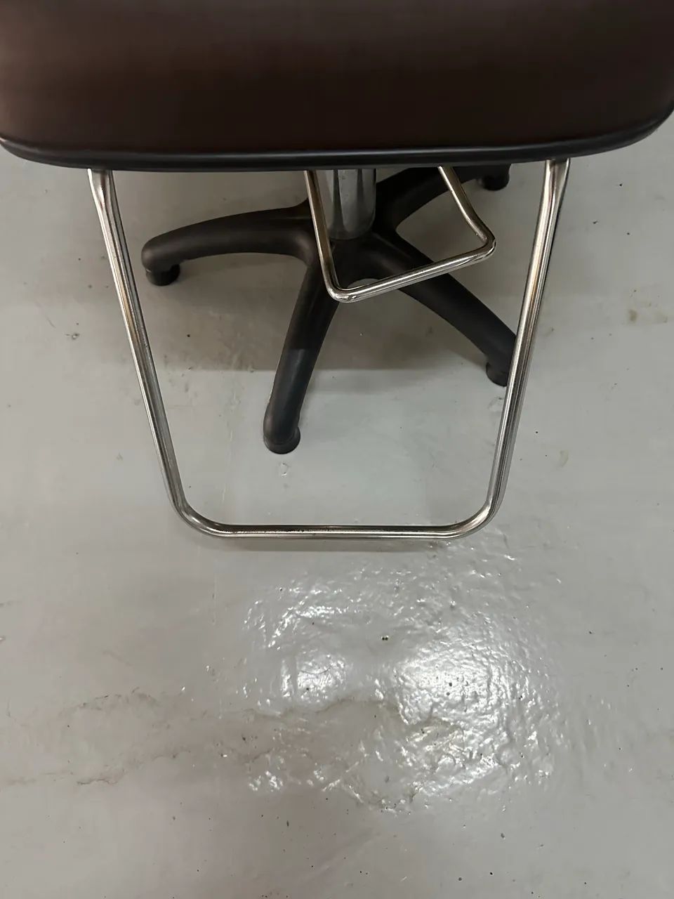 Cadeira salão pouquíssimo uso  - Foto 2