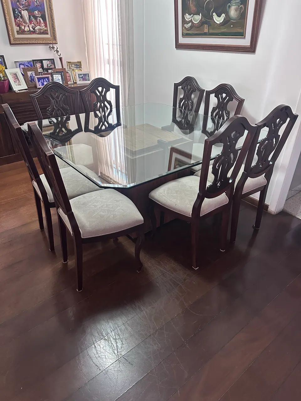 Mesa de Jantar com Tampo de Vidro + 8 Cadeiras Estofadas 