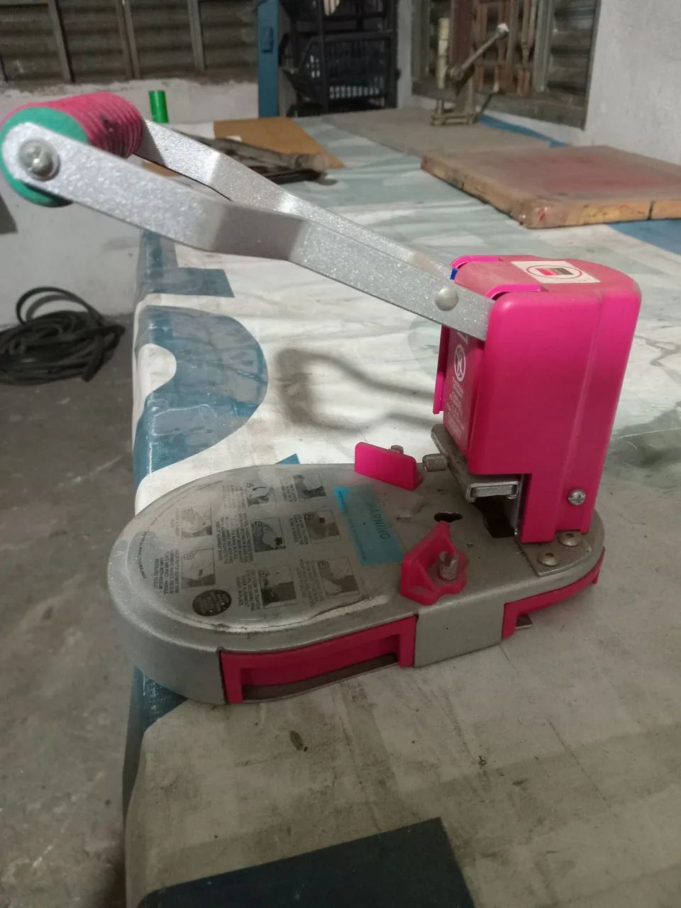 Máquina escantiadeira