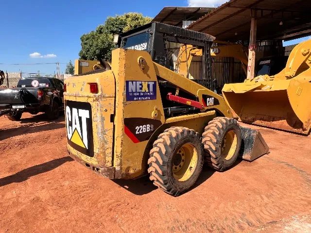 Bobcat mini escavadeira retro com ou sem operador 