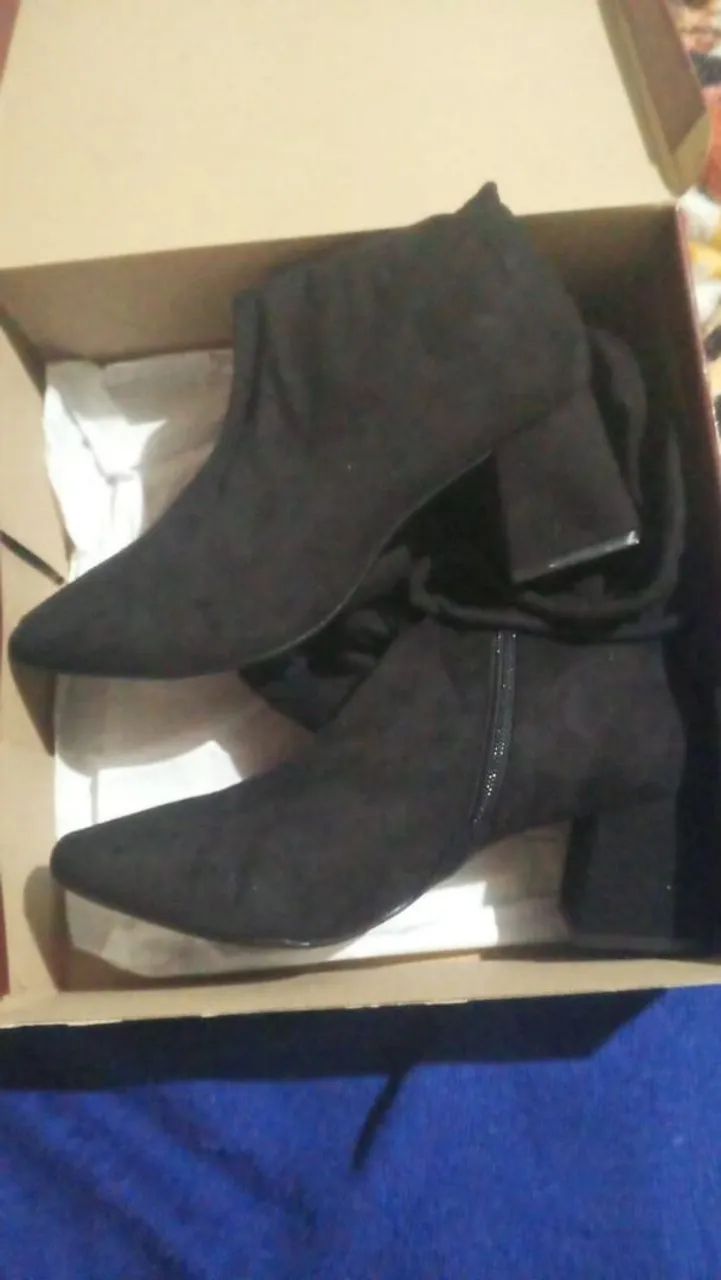 Vende-se botas de veludo top e ela  - Foto 2