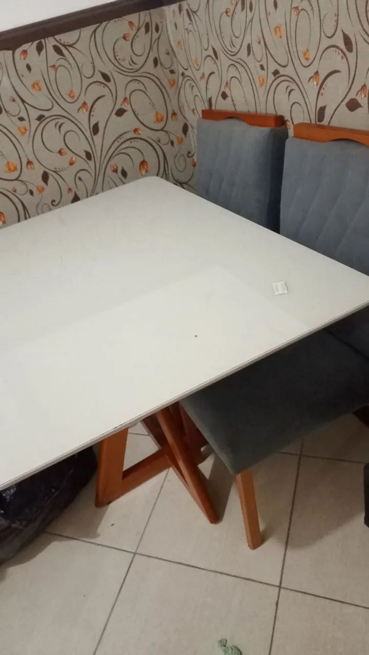 Mesa 4 cadeiras 