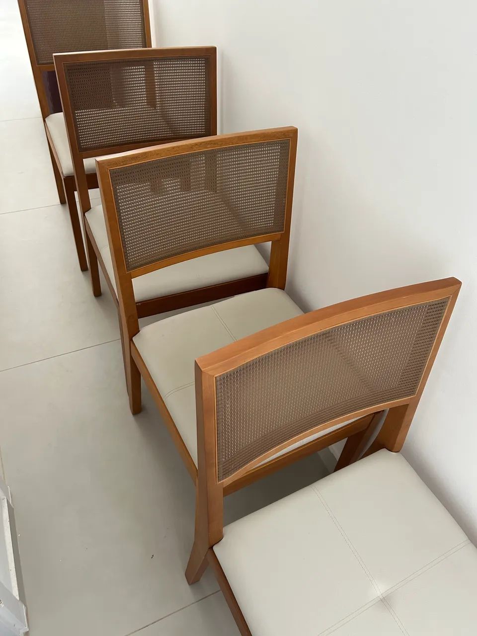Vendo mesa e cadeiras  - Foto 2