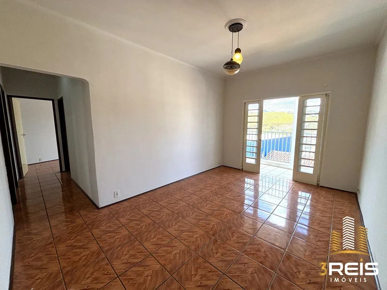 APARTAMENTO NO CENTRO COM 3 DORMITÓRIOS EM SOCORRO/SP
