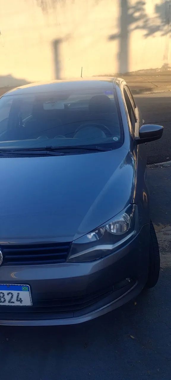Volkswagen Voyage VOYAGE TREND 1.6 Mi Total Flex 8V 4p 2014