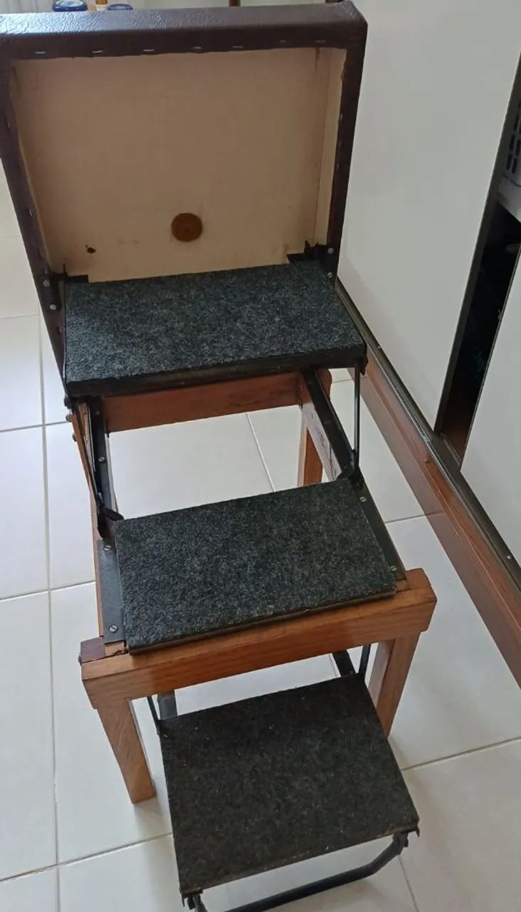 Banqueta dobrável com escada couro - Foto 3