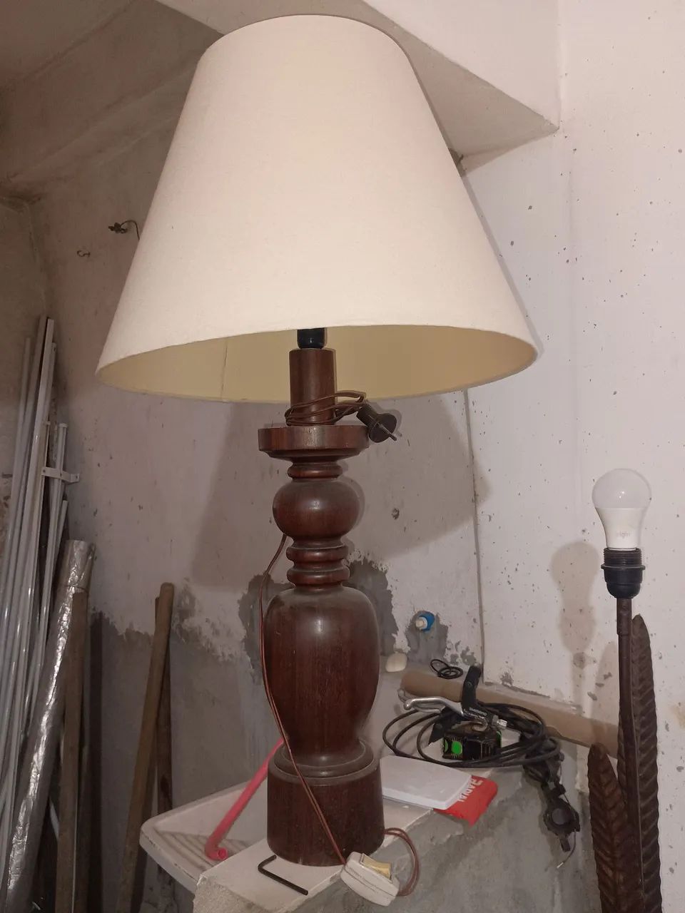 Abajur antigo 52 cm 
