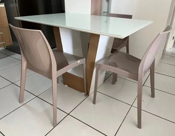 Mesa de Jantar com 4 Cadeiras