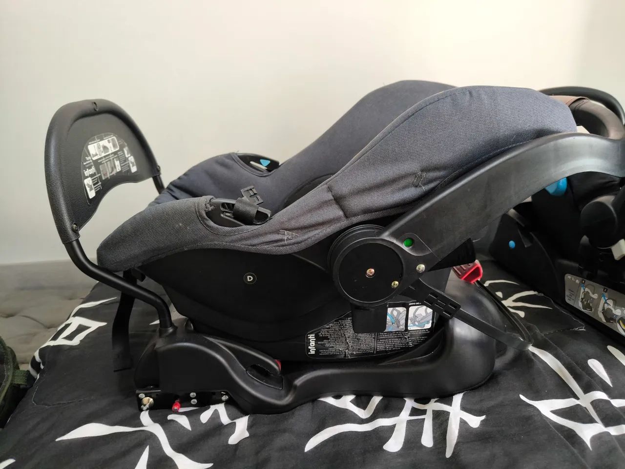 Cadeirinha de bebê com isofix  - Foto 3