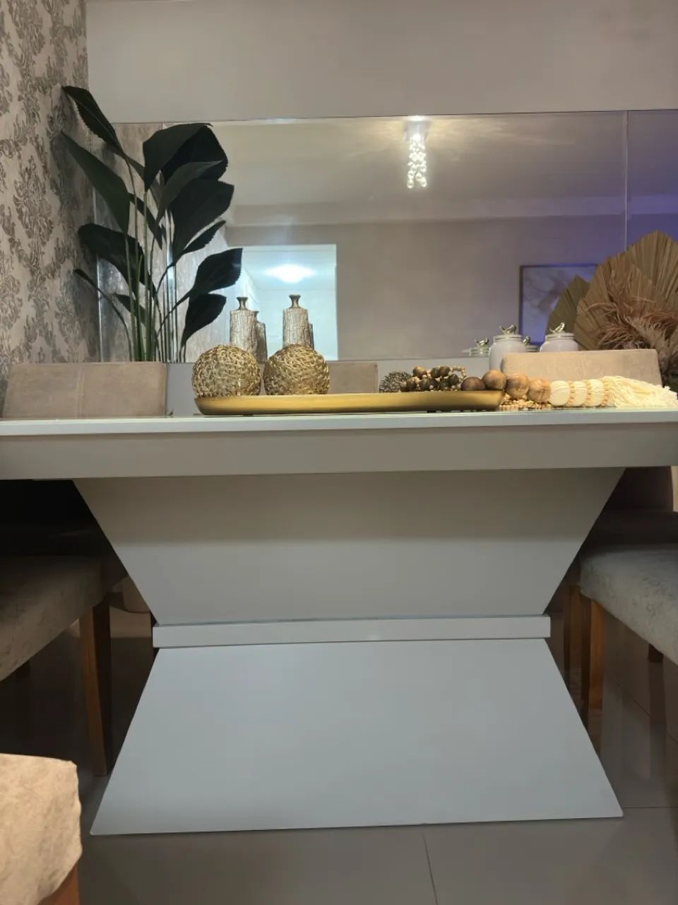Mesa de Jantar Laqueada com Vidro e 6 Cadeiras - 2,00m - Foto 4