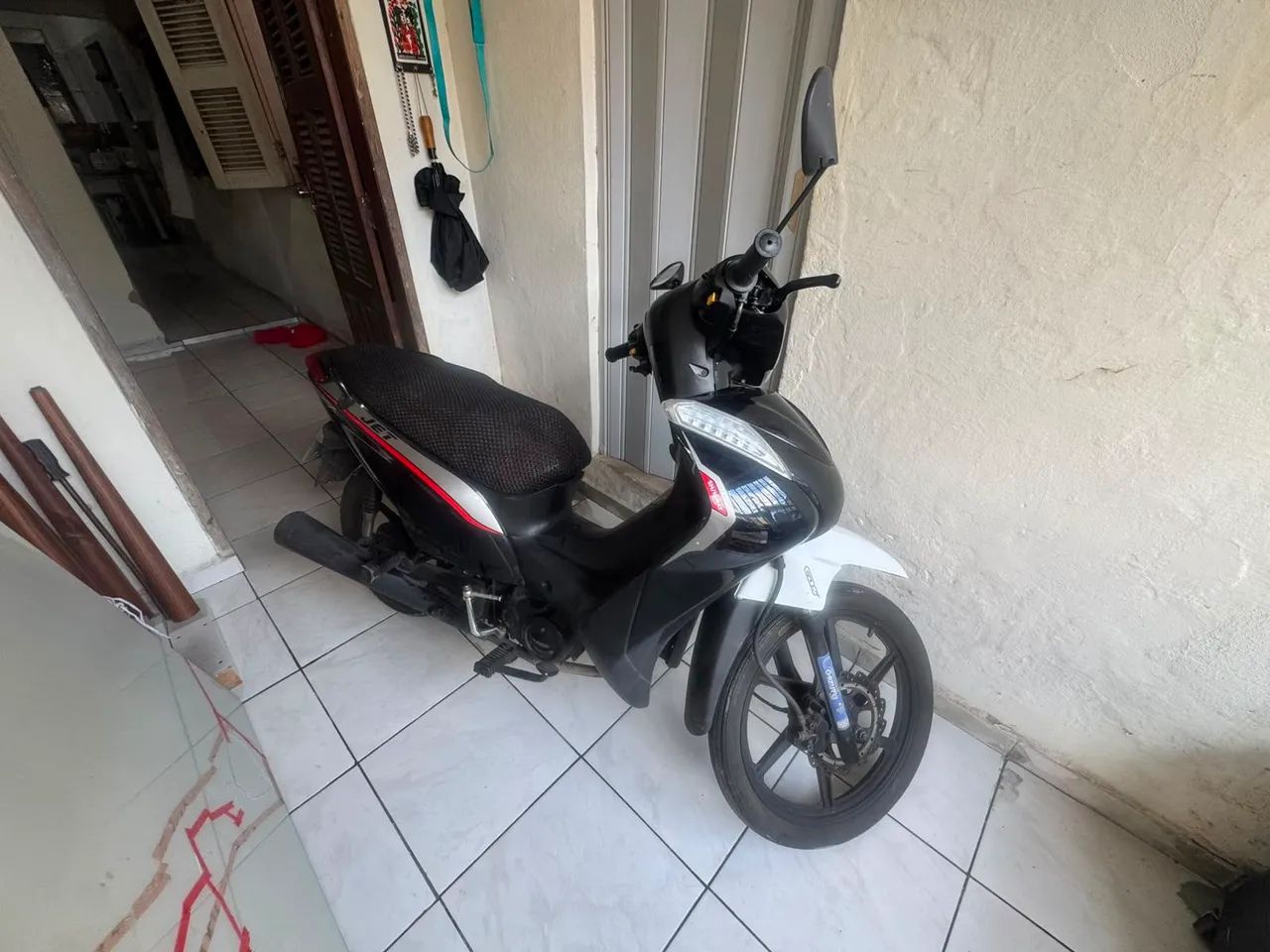 Moto Shineray,bem conservada.