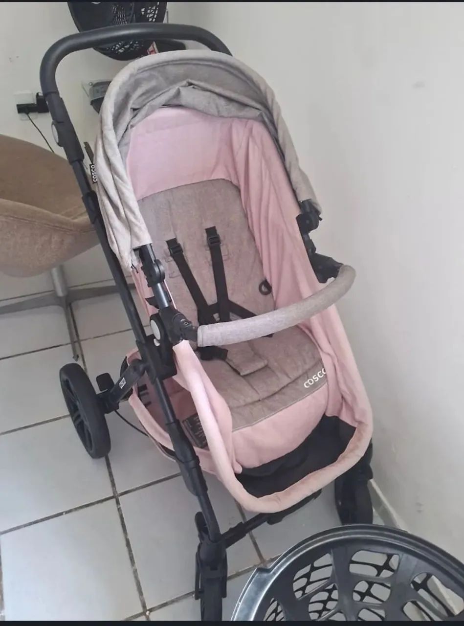 Carrinho de bebê Cosco