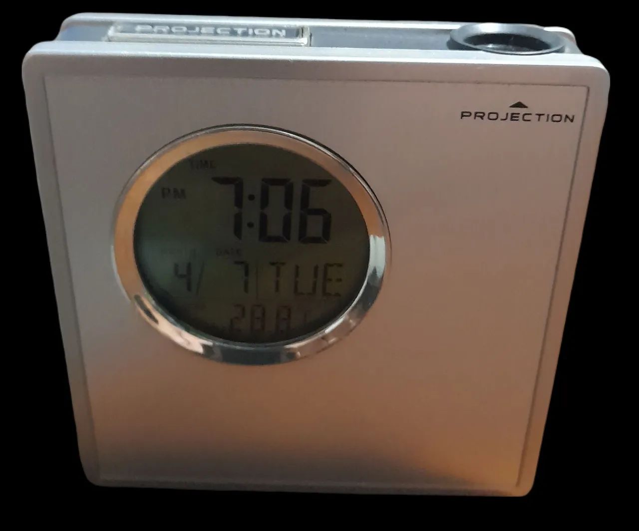 Relógio digital de mesa com projetor de hora, data e temperatura