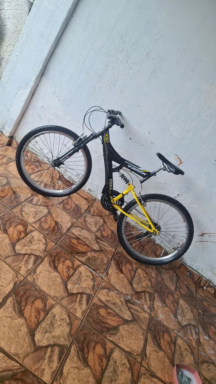 Vende-se bicicleta aro 26 semi-nova