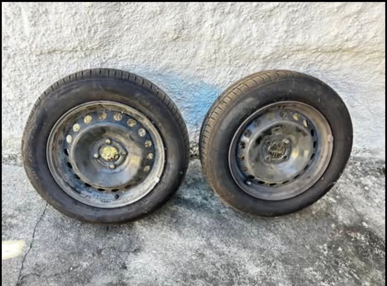 Roda de Logan com pneu zero 