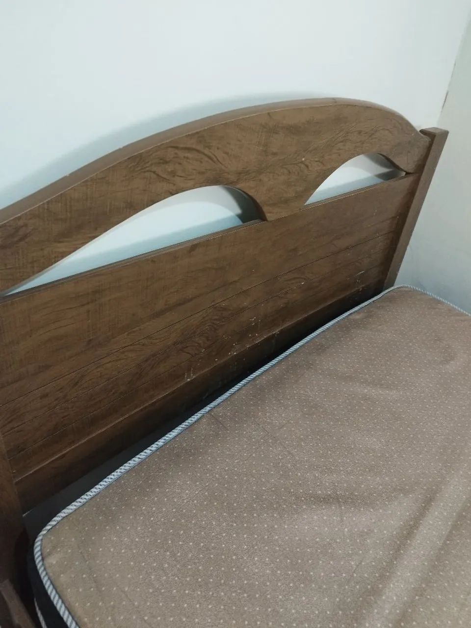 Cama de casal com colchão 