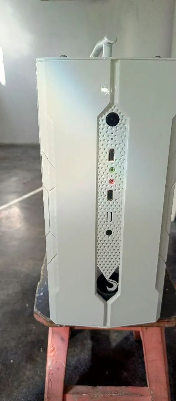 Gabinete com mouse e teclado  - Foto 4