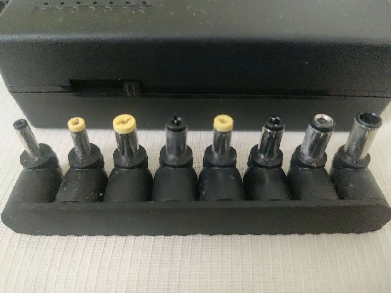 Carregador Universal para Notebook Grasep (Modelo D-525) - Foto 2