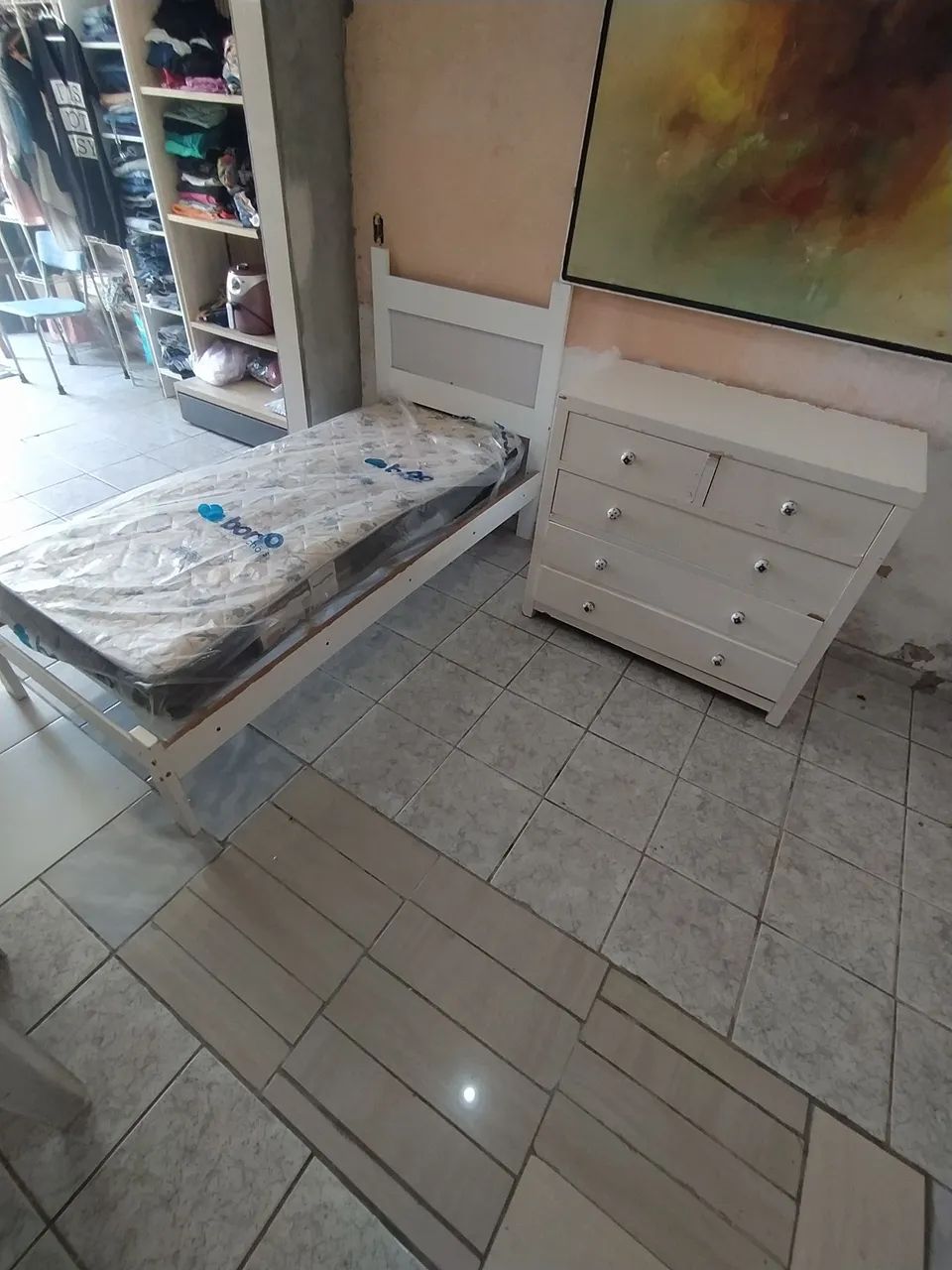 Cama e Cômoda 