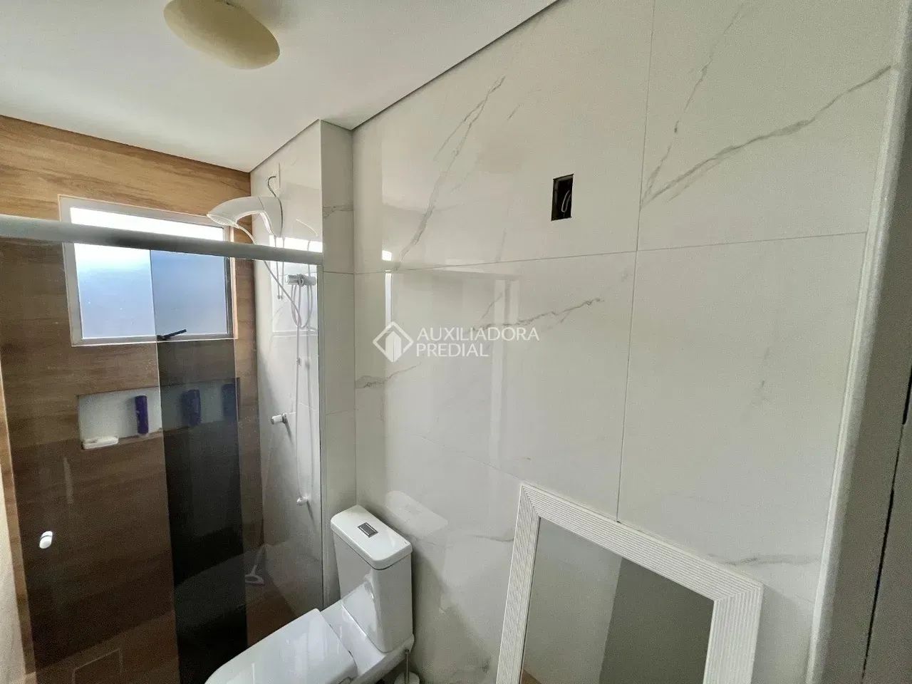 Apartamento 2 quartos c/ suíte em Campinas, reformado e mobiliado, com sacada, sol o dia i - Foto 4