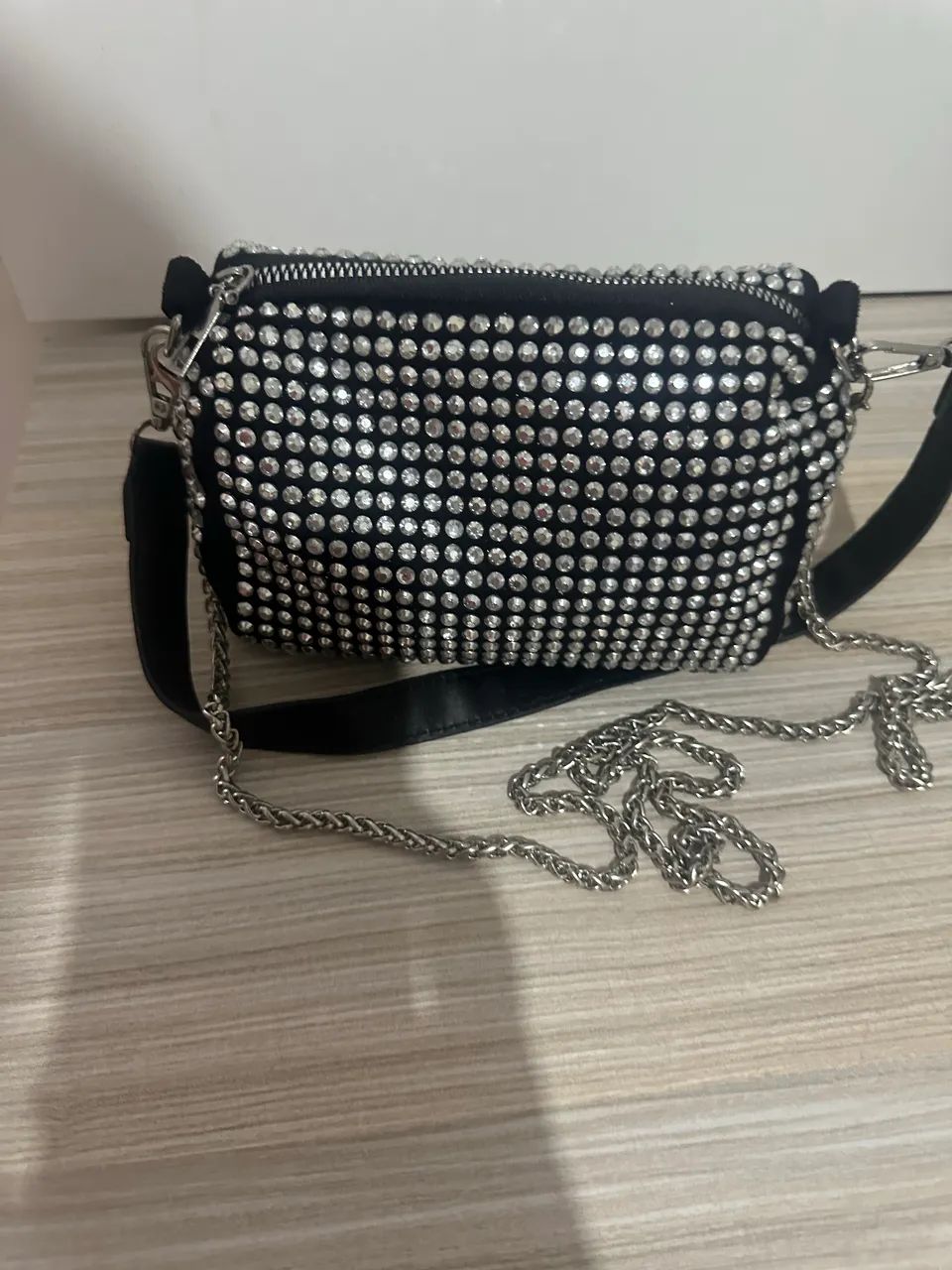 Bolsa nova - Nunca usada!  Vendo bolsa nova, nunca utilizada, em perfeito estado. - Foto 4