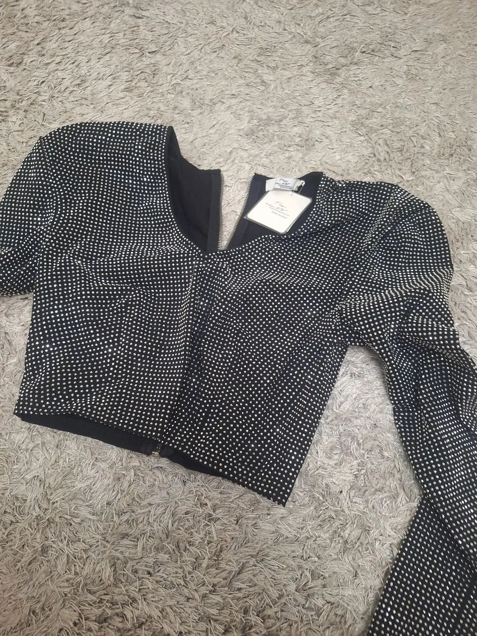 Vendo blusa nova Com Strass M *  - Foto 3