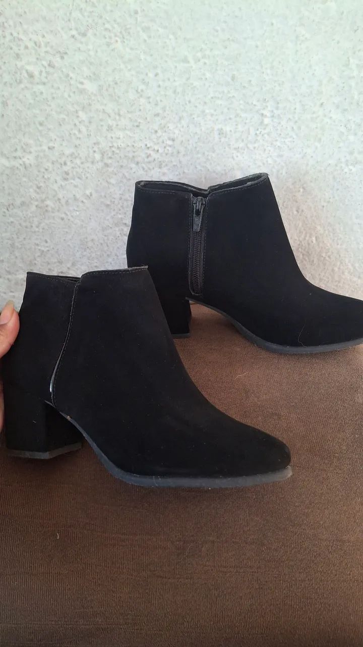 Bota Ankle Boot Preta Camurça