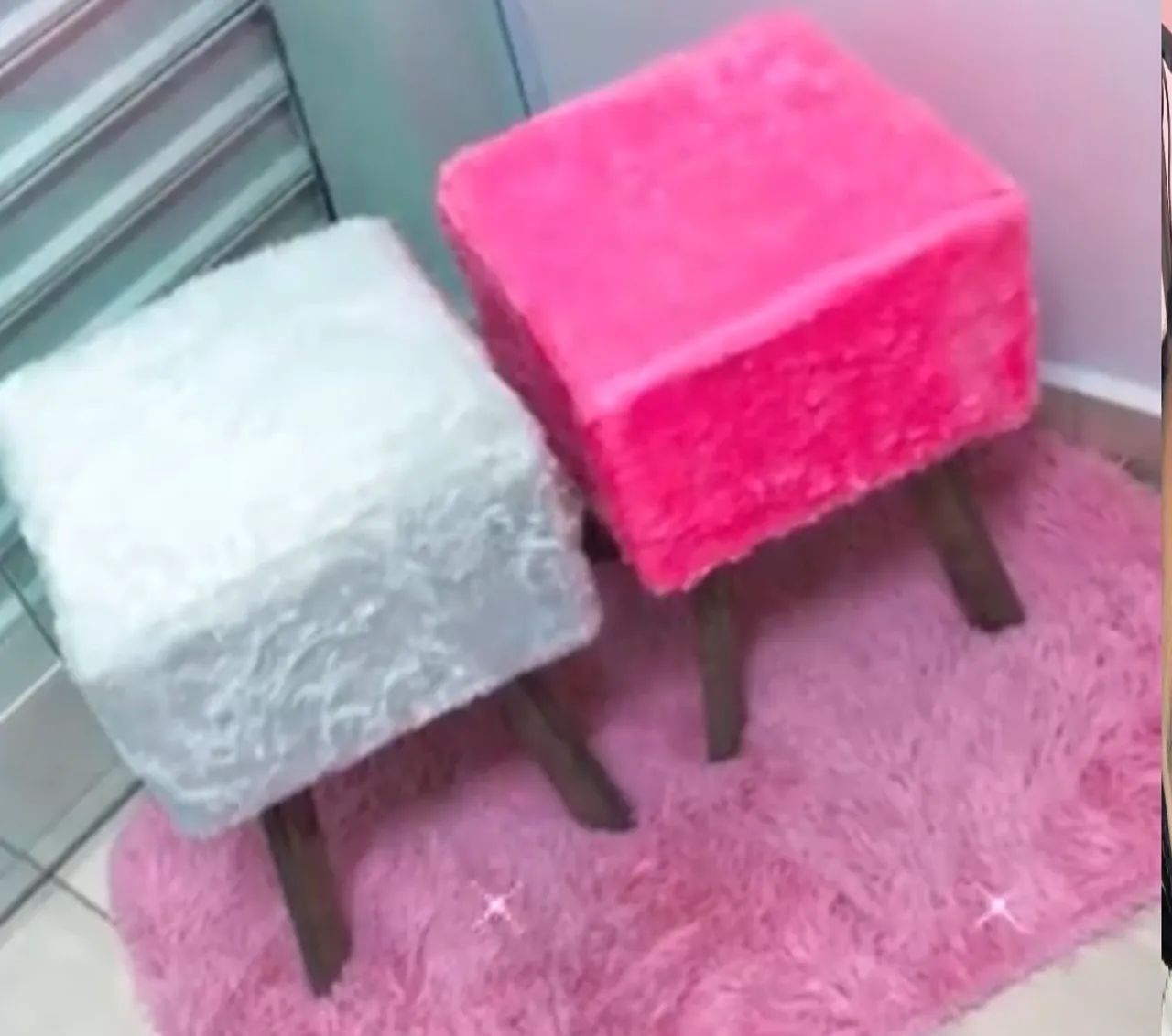 Mini bancos pelúcia 