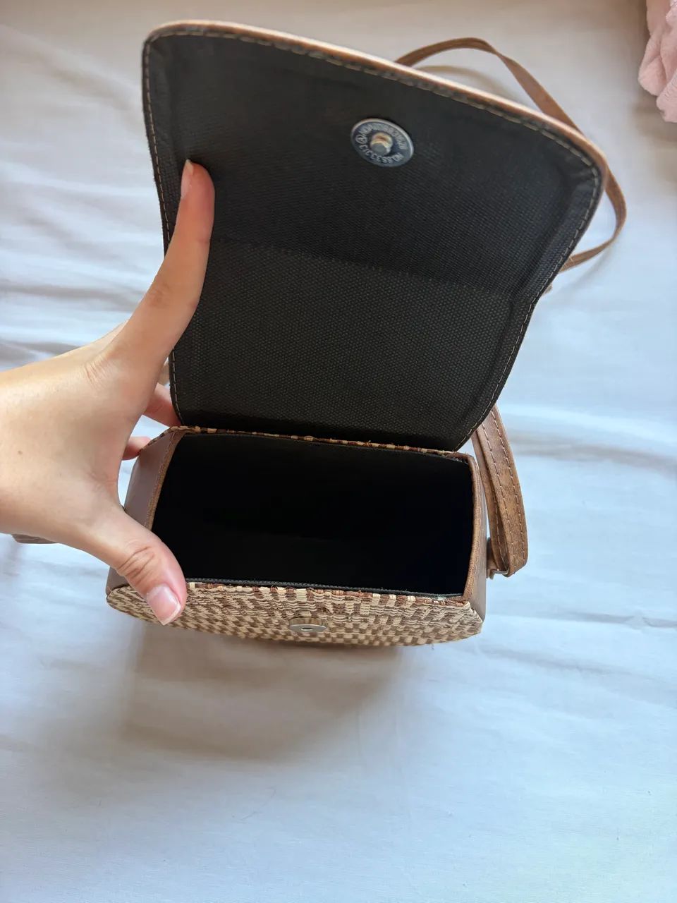 Bolsa bege redonda  - Foto 4