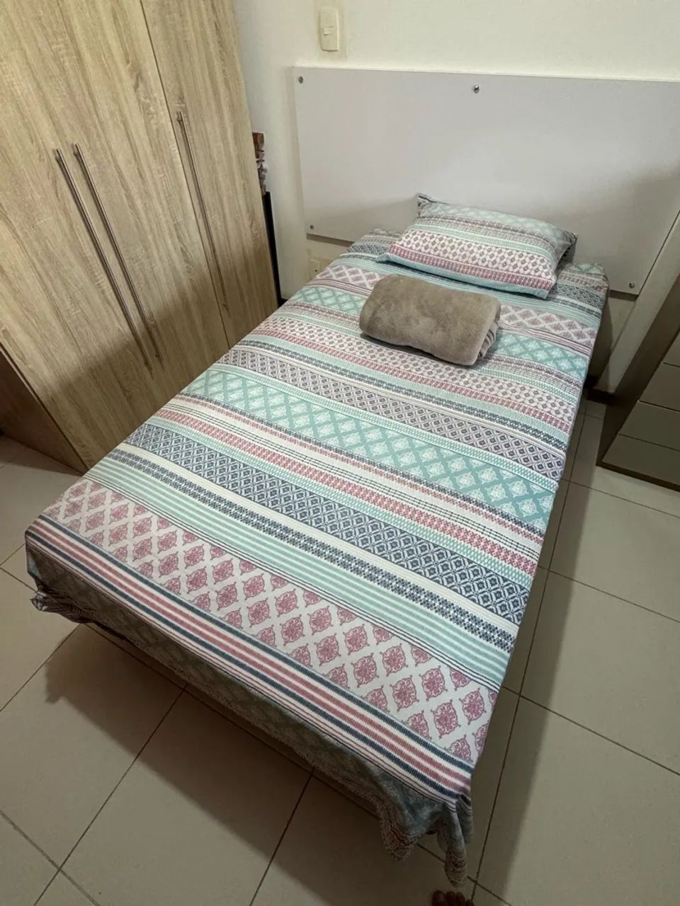 Vendo Cama Box com Colchão e Base Ortobom - Foto 2