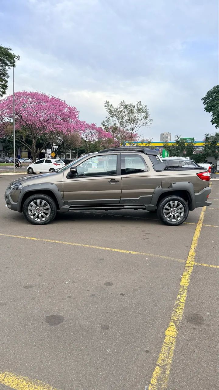 Fiat Strada Adventure1.8/ 1.8 Locker Flex CD 2015 - Foto 2