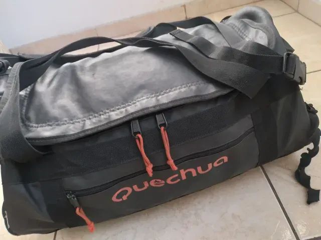 Bolsa Duffle Decathlon Quechua 40 litros - Foto 4