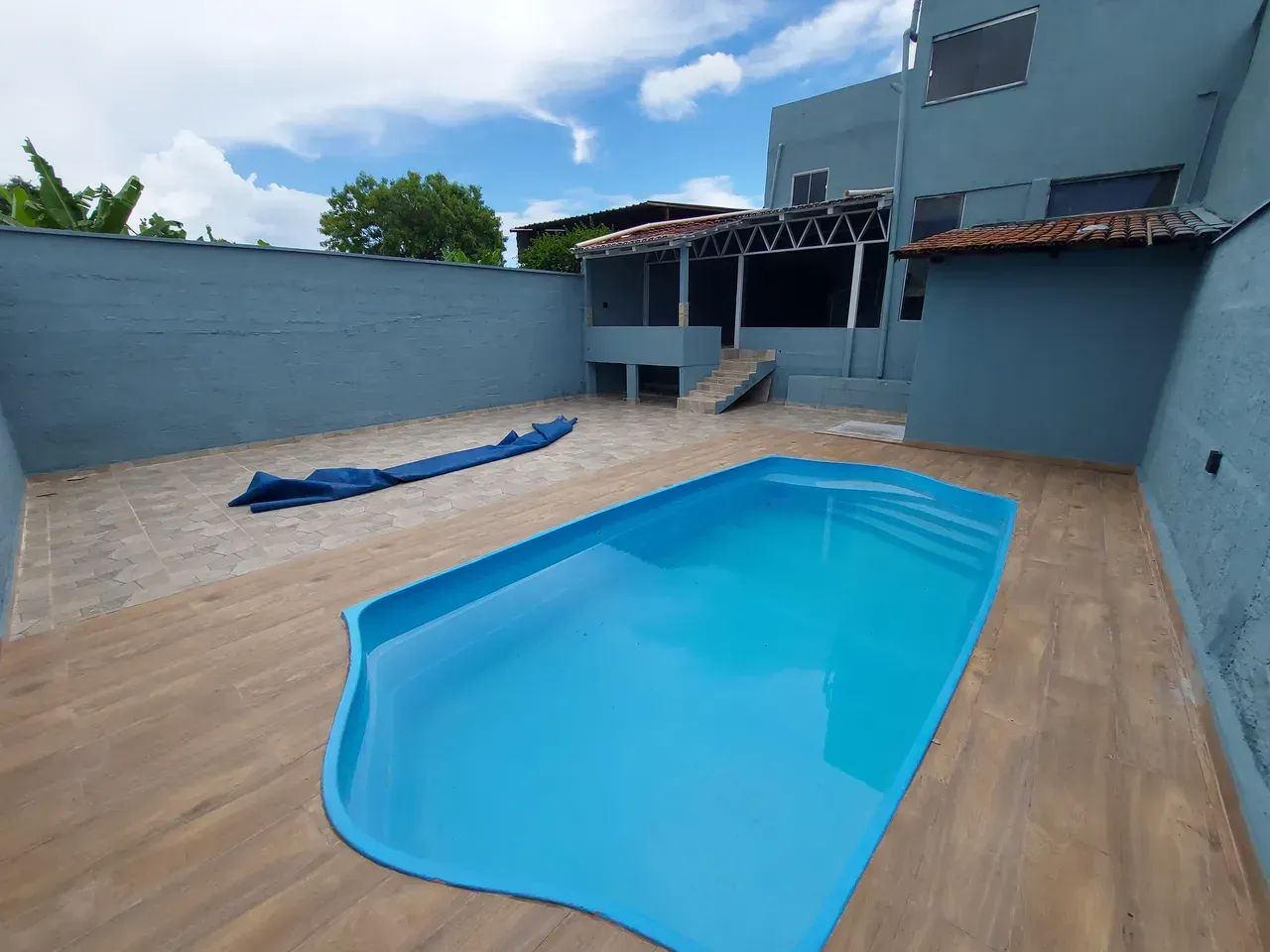 Sobrado 4 Quartos com Piscina no Jardim das Hortências