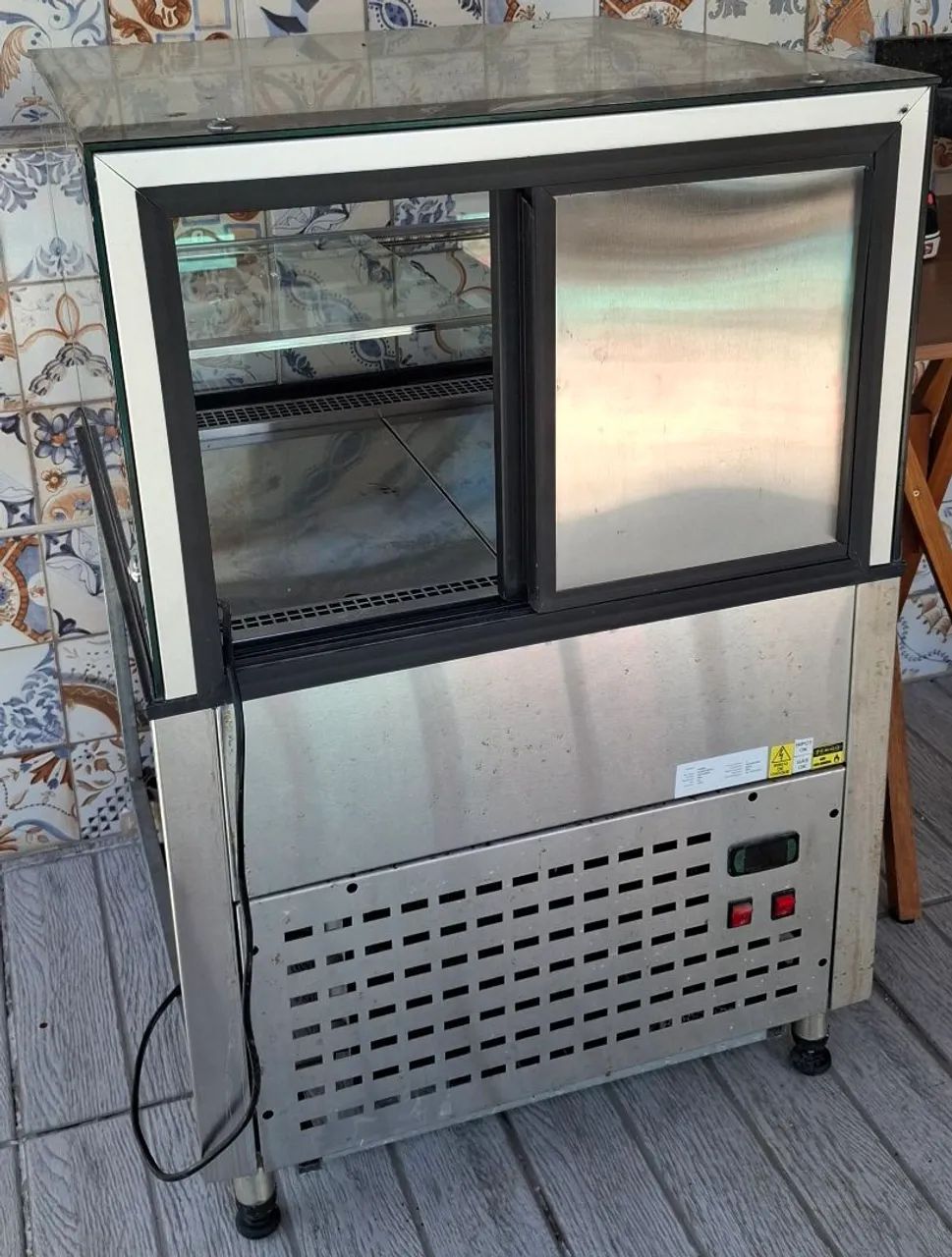 VITRINE REFRIGERADA INOX PARA BOLOS E DOCES - Foto 2
