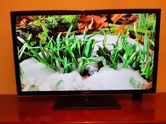 Smart Tv Led Samsung 46 polegadas modelo UN46D5500 função Monitor display Hdmi entrada Usb - Foto 2